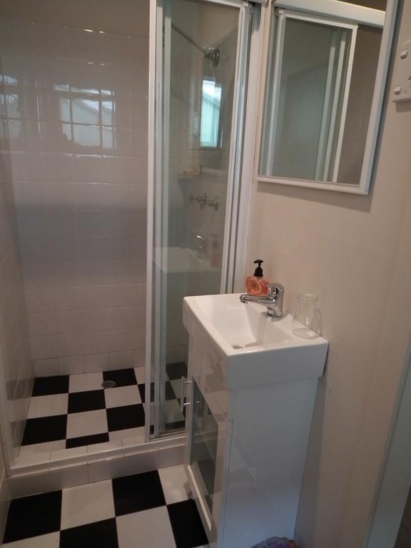 Frenchs Forest Bed And Breakfast Sydney Room photo